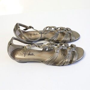 Life Stride Martini strappy bronze metallic sandals summer women size 7 Y2K shoe